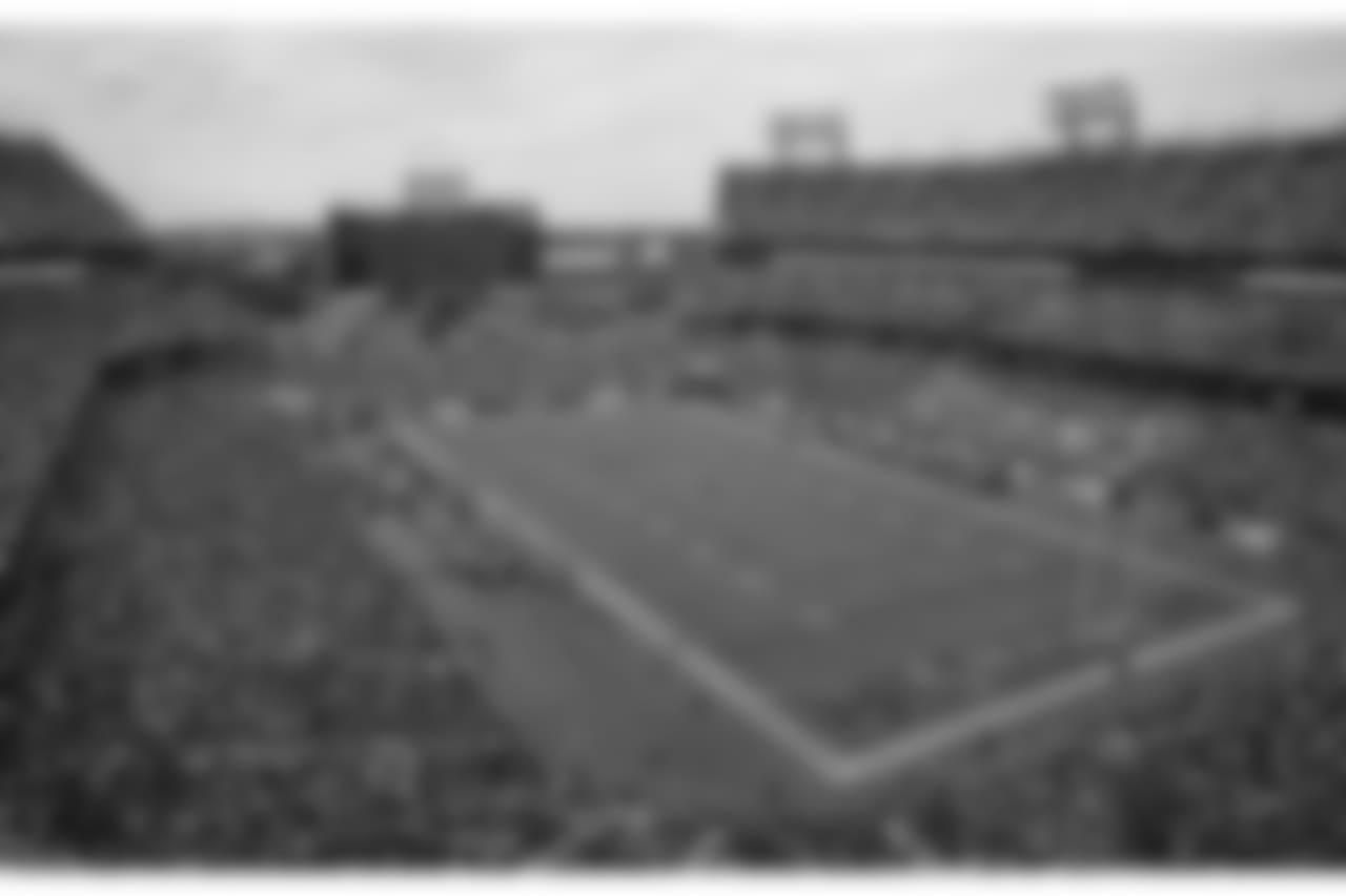 The Tennessee Titans play the Houston Texans in Nissan Stadium during the second half of an NFL football game Sunday, Sept. 16, 2018, in Nashville, Tenn. (AP Photo/James Kenney)