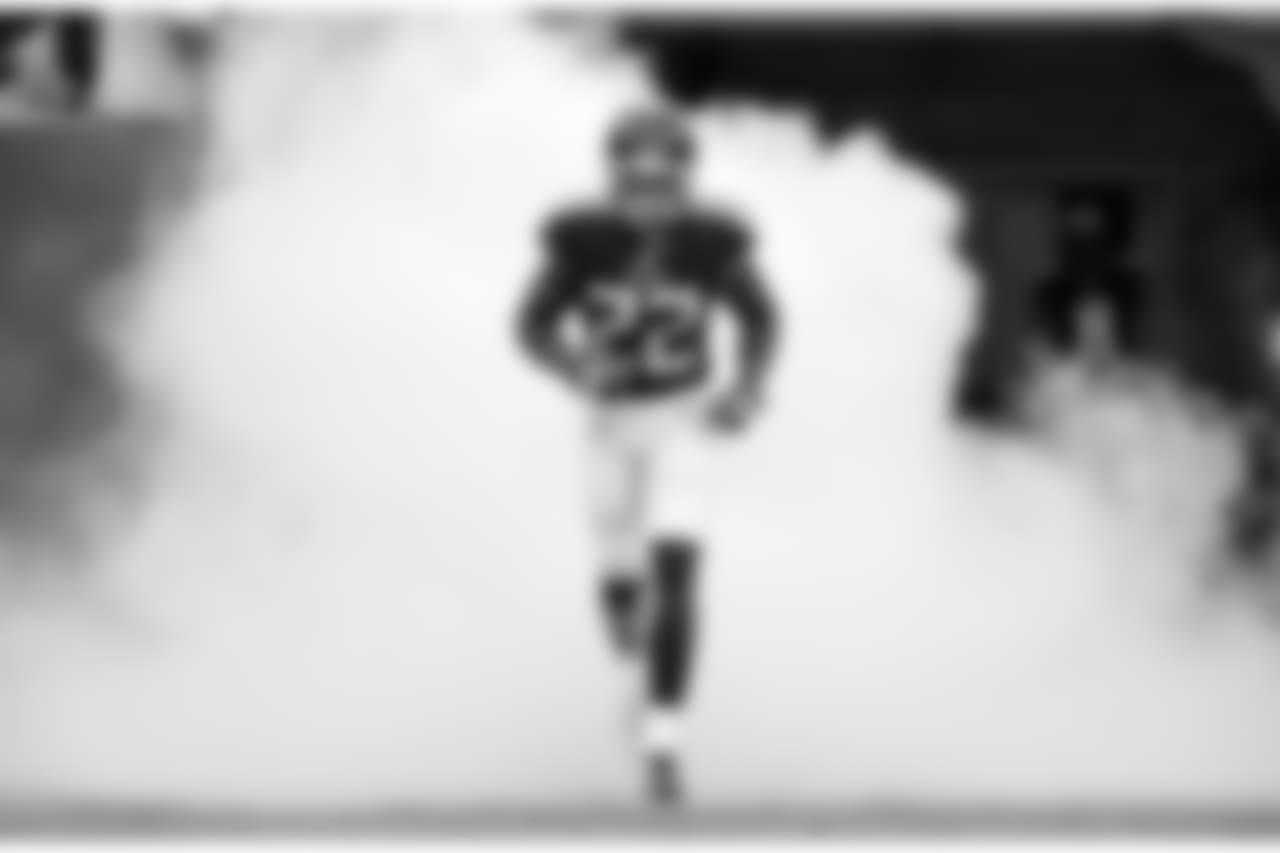 Tennessee Titans running back Derrick Henry takes the field before a preseason NFL football game against the Tampa Bay Buccaneers Saturday, Aug. 18, 2018, in Nashville, Tenn. (AP Photo/Mark Zaleski))