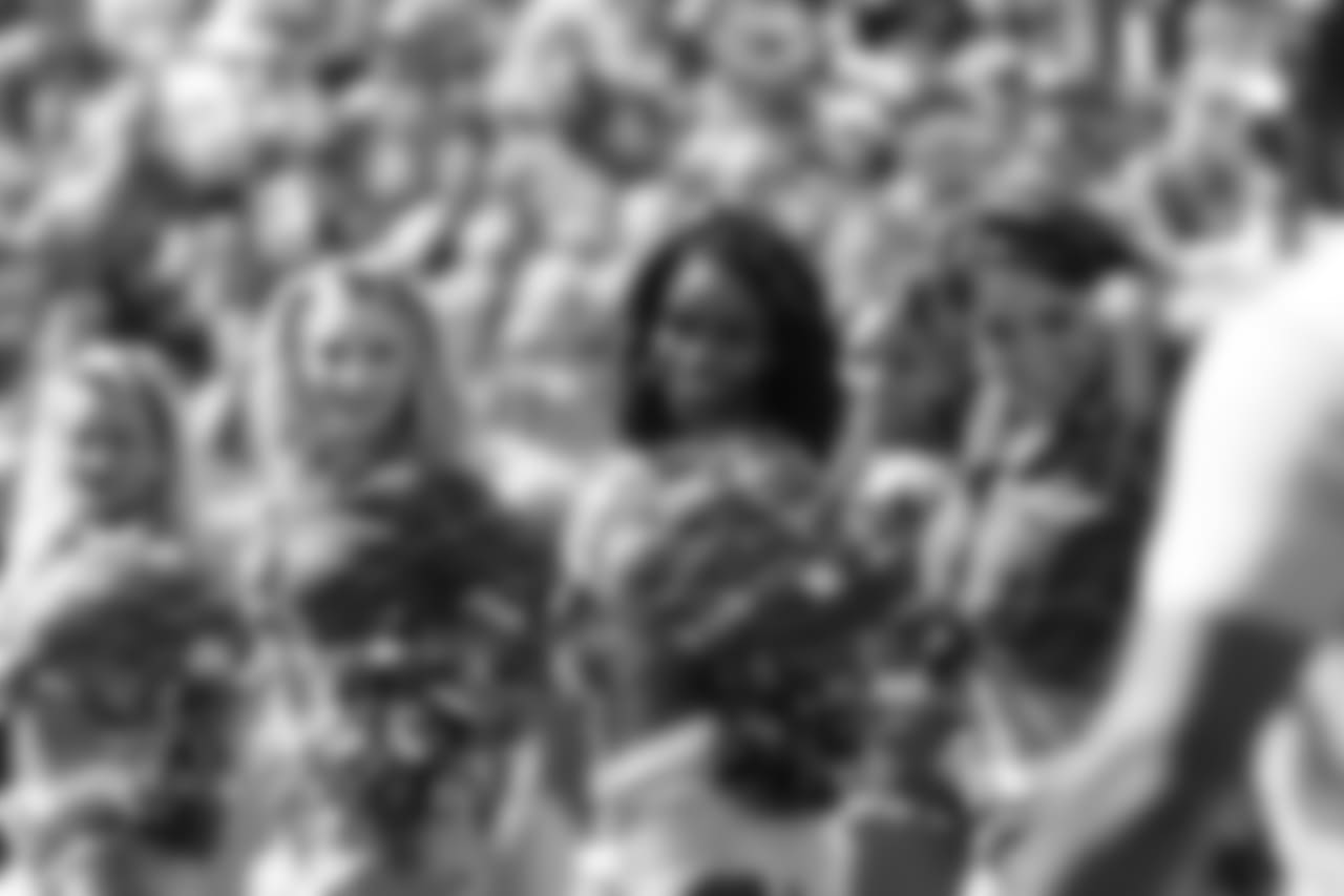 cheer2018eaglesB51573