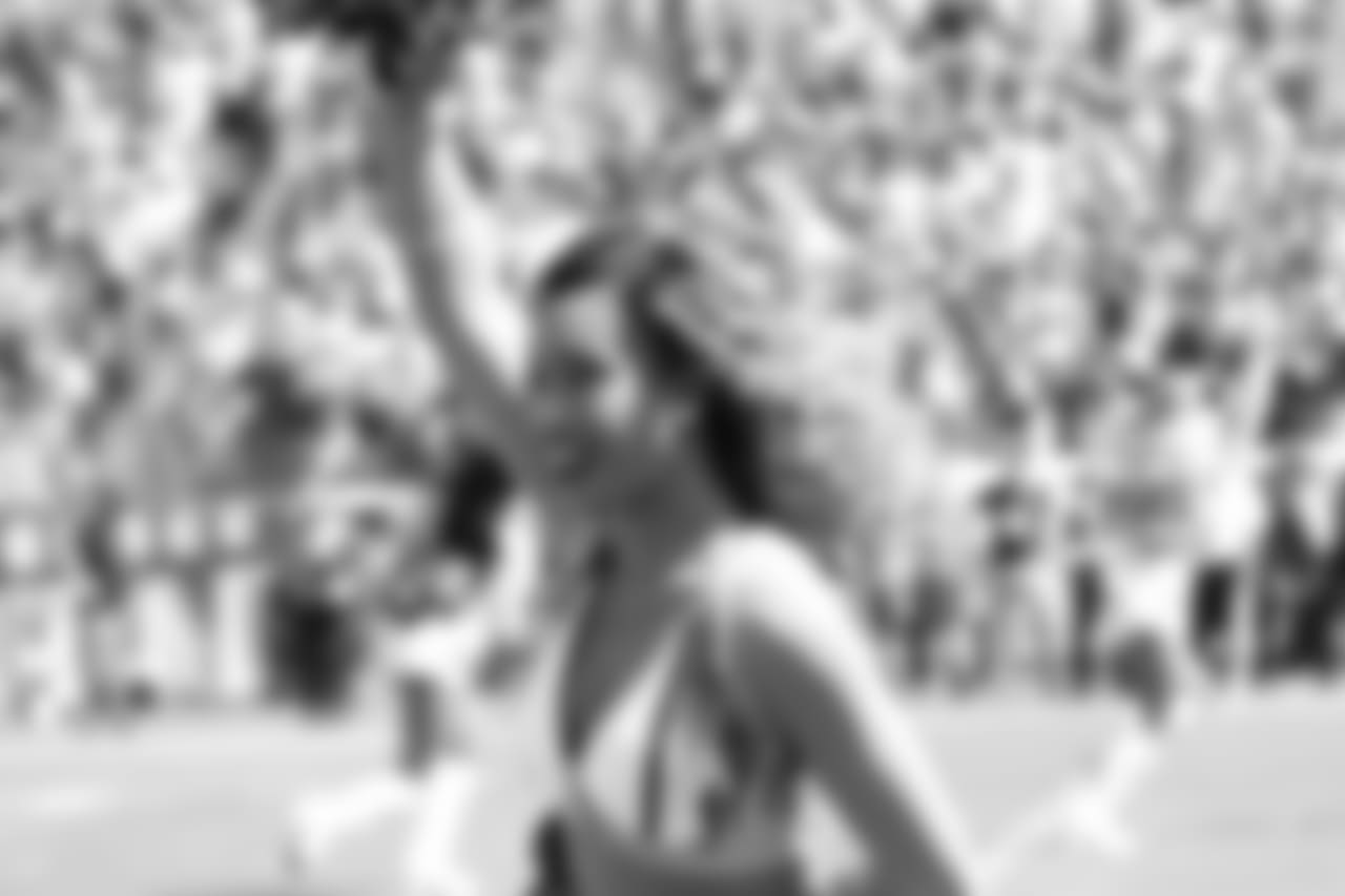 cheer2018eaglesB51569
