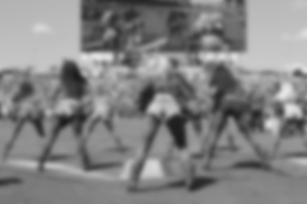 cheer2018eaglesB51550