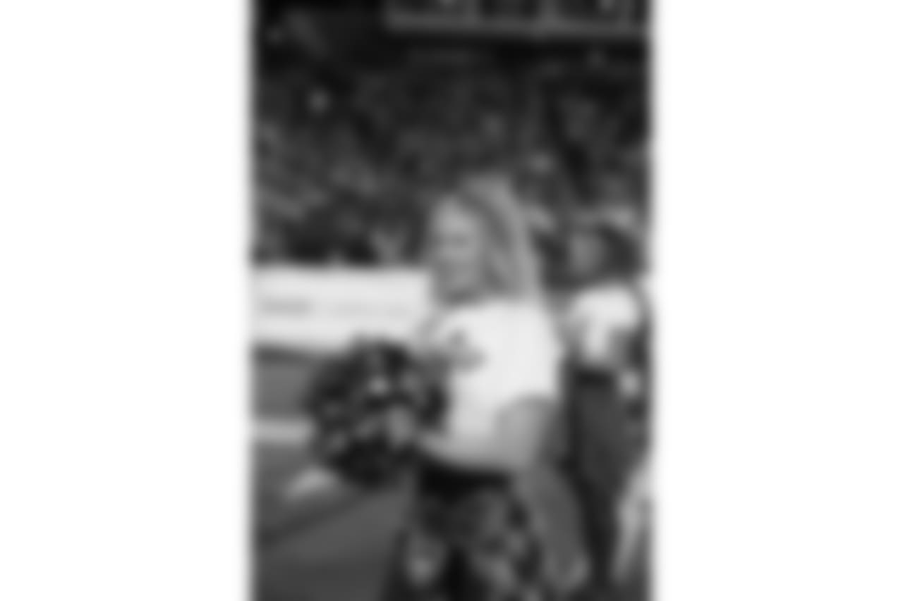 jags2018cheer263925seqn}