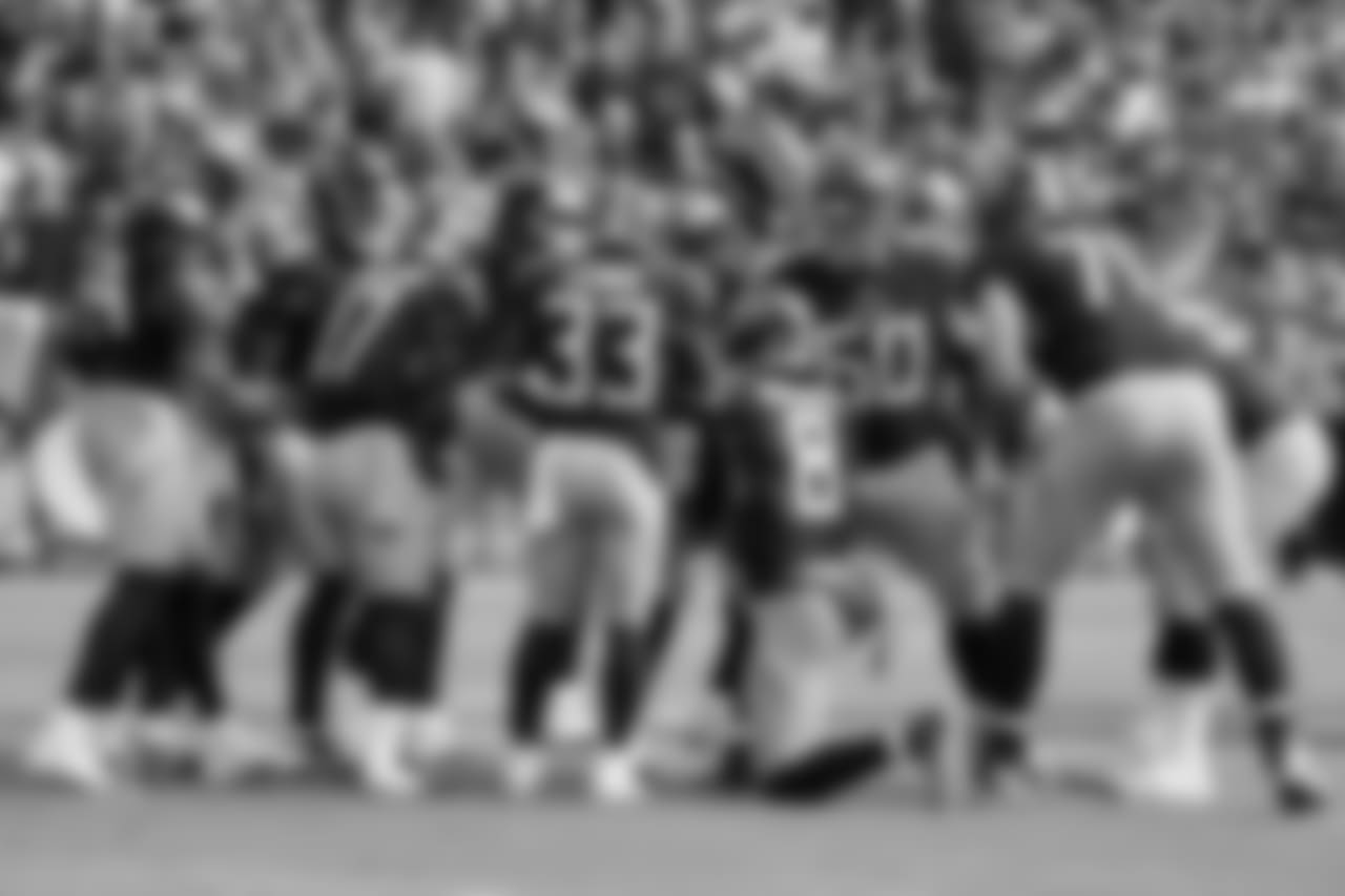 Tennessee Titans quarterback Marcus Mariota (8) calls a play in the first half of an NFL football game against the New England Patriots Sunday, Nov. 11, 2018, in Nashville, Tenn. (AP Photo/James Kenney)