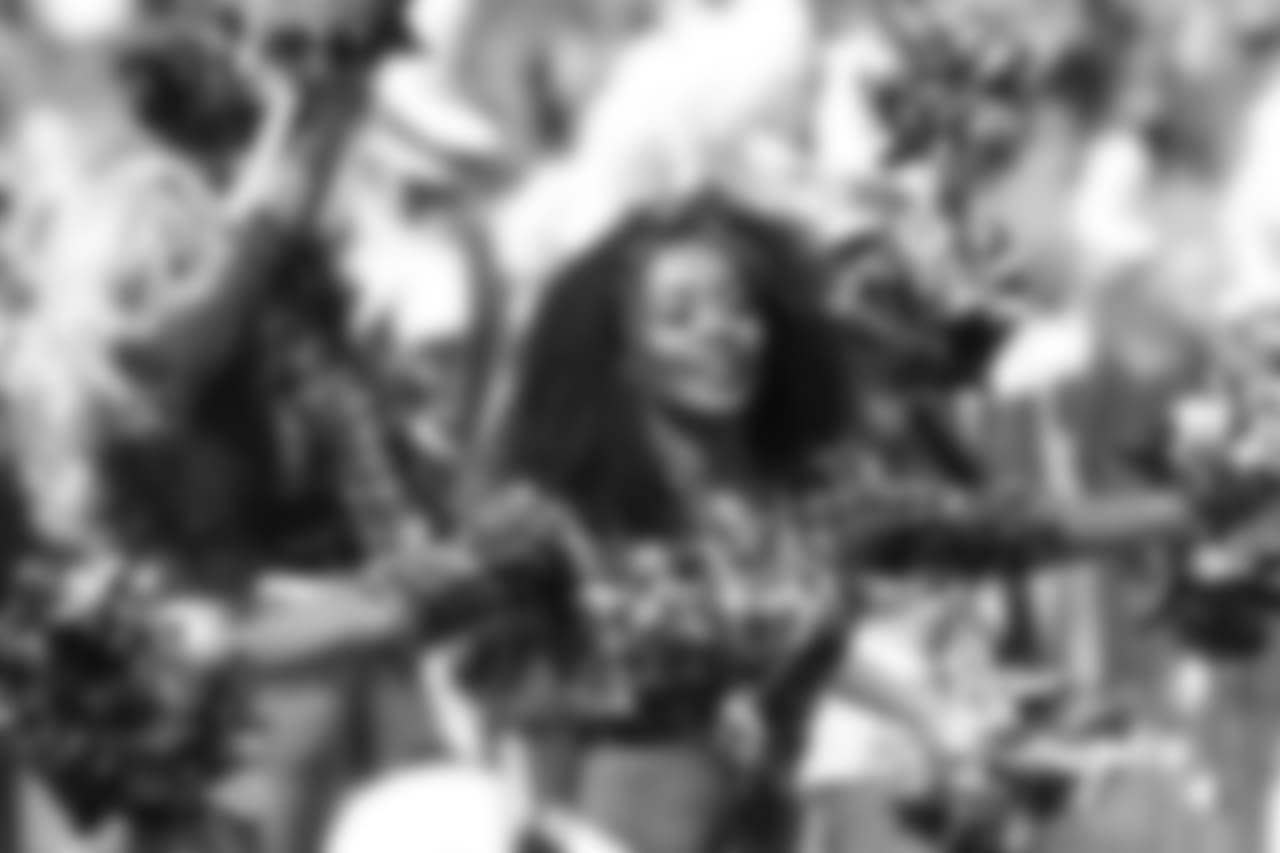 cheer2018eaglesB51564