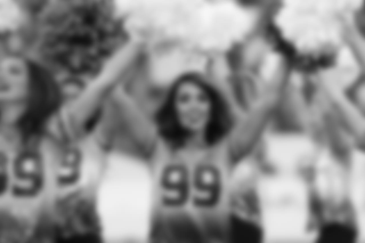 titans2018jets-cheer363406