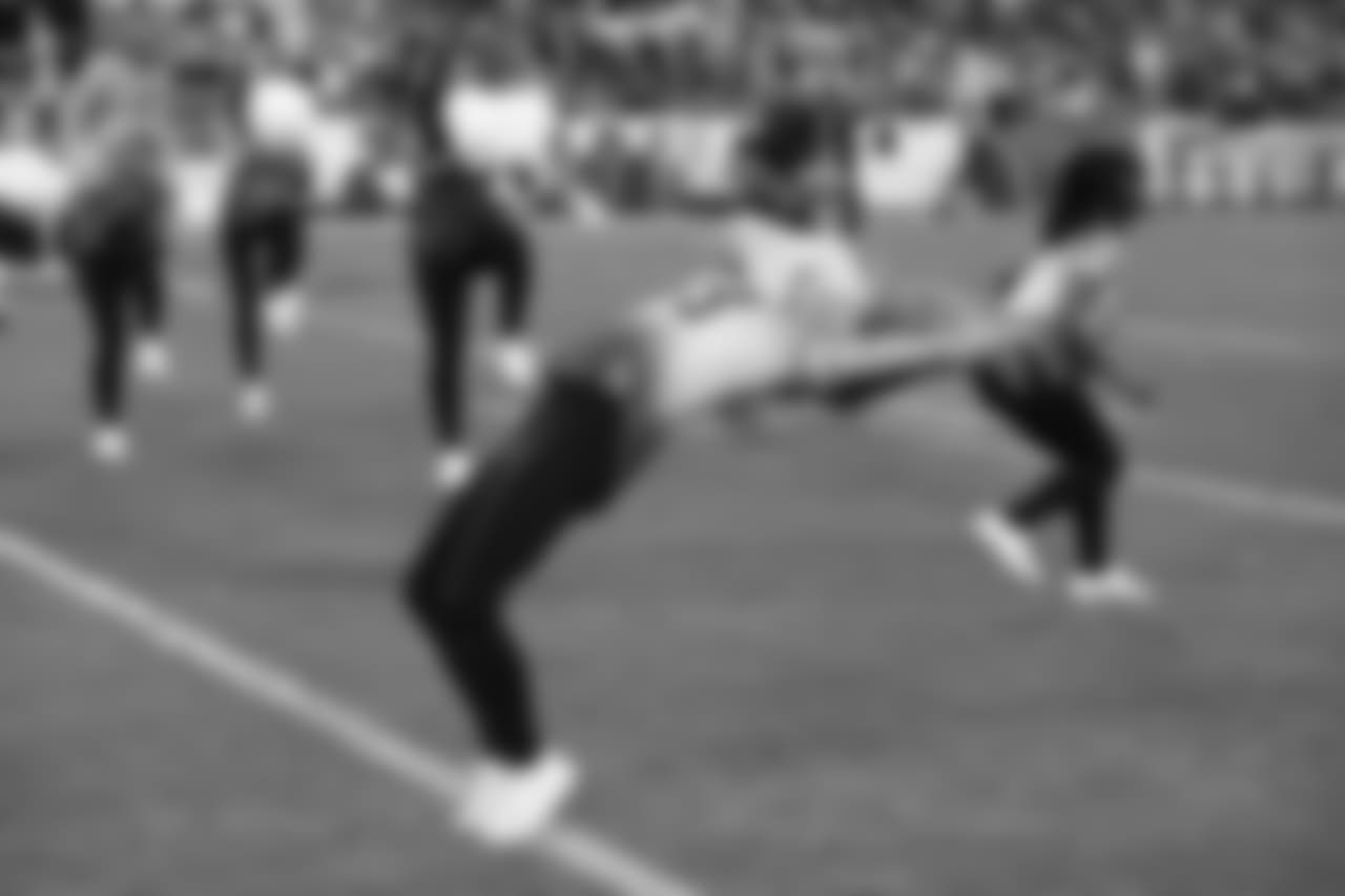 titans2018jets-cheer363416