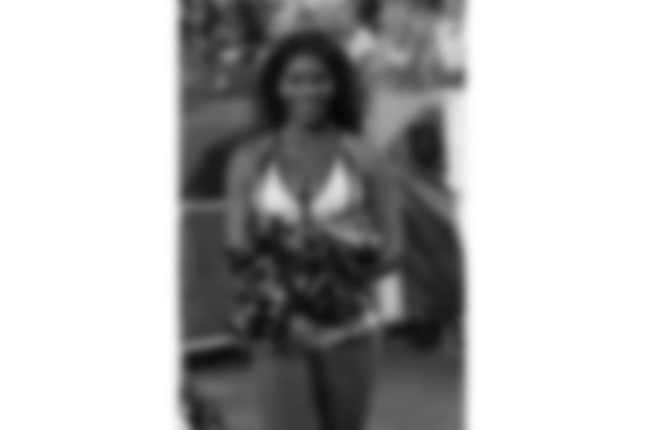 titans2018bucscheer244480