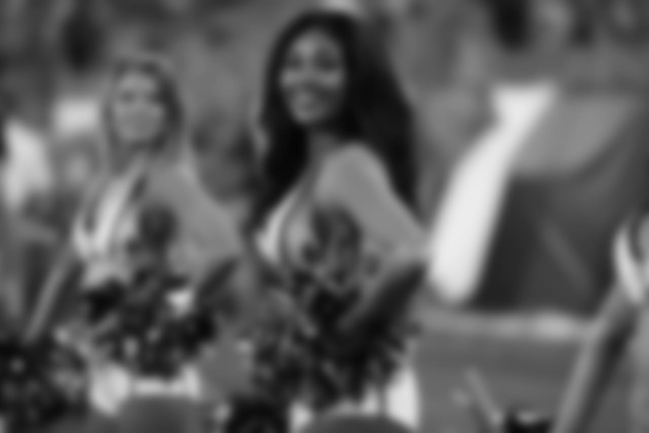titans2018bucscheer244479