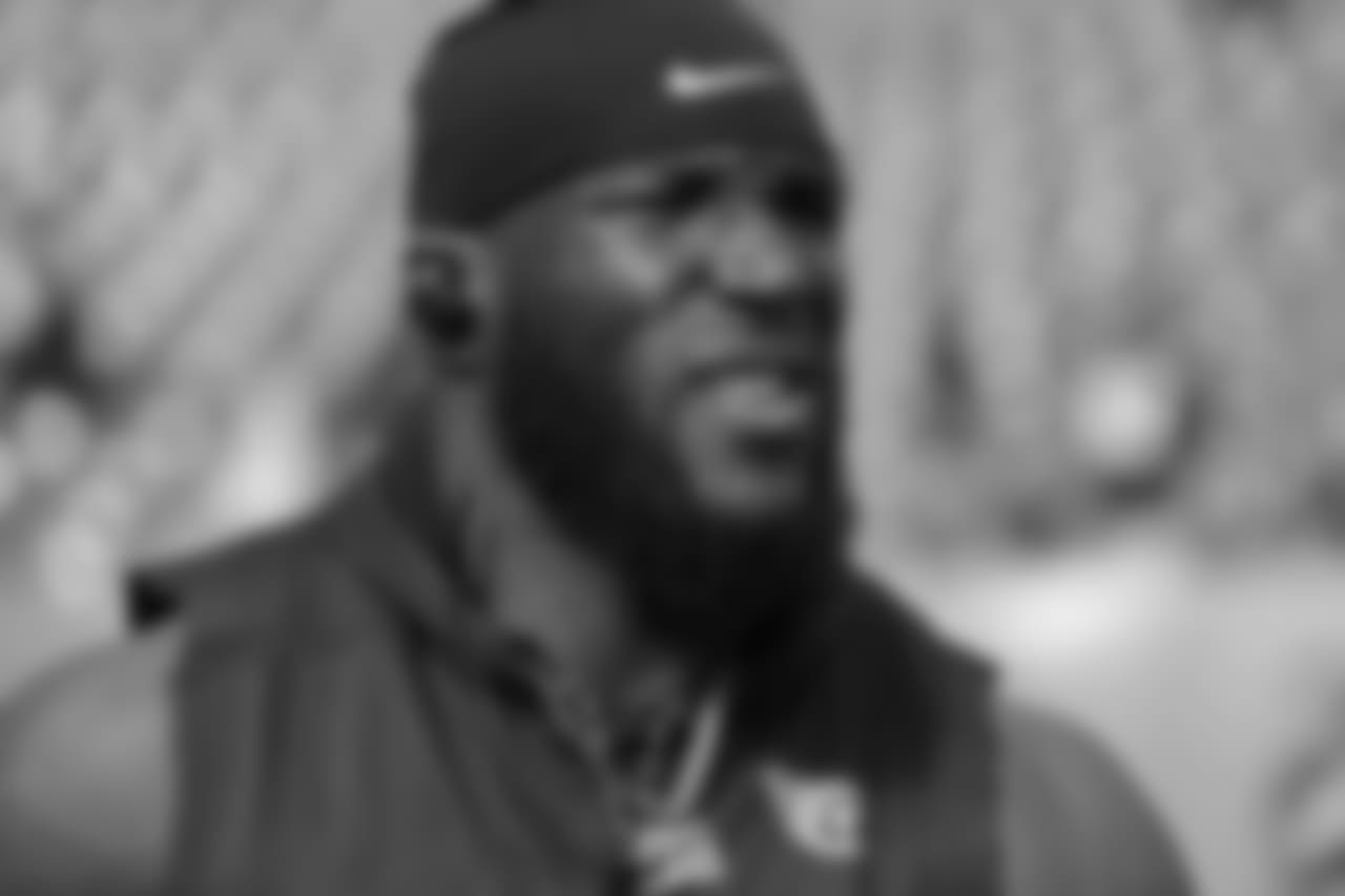 Tennessee Titans outside linebacker Brian Orakpo warms up before an NFL football game against the Baltimore Ravens Sunday, Nov. 5, 2017, in Nashville, Tenn. (AP Photo/James Kenney)