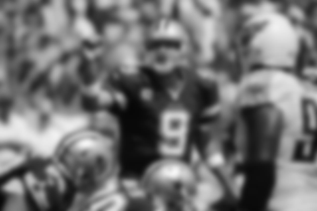 Dallas Cowboys quarterback Tony Romo (9) calls a play against the Tennessee Titans in the second quarter of an NFL football game Sunday, Sept. 14, 2014, in Nashville, Tenn. (AP Photo/Wade Payne)