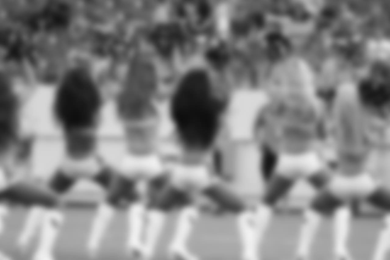 cheerleaders-180814-scrimmage241526