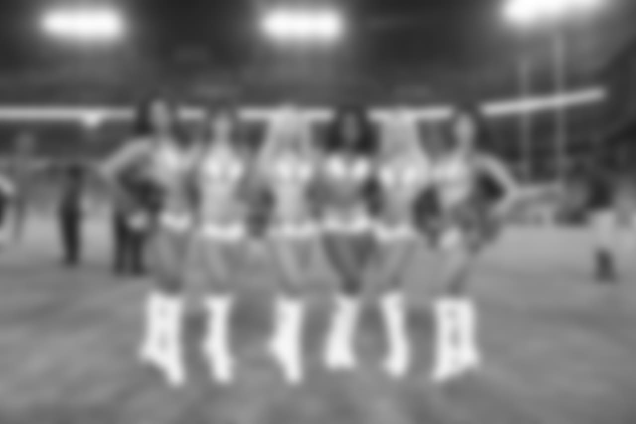 titans2018bucscheer244482