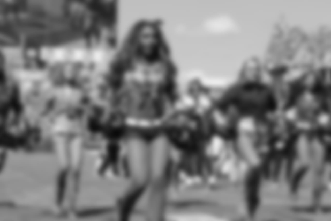 cheer2018eaglesB51552