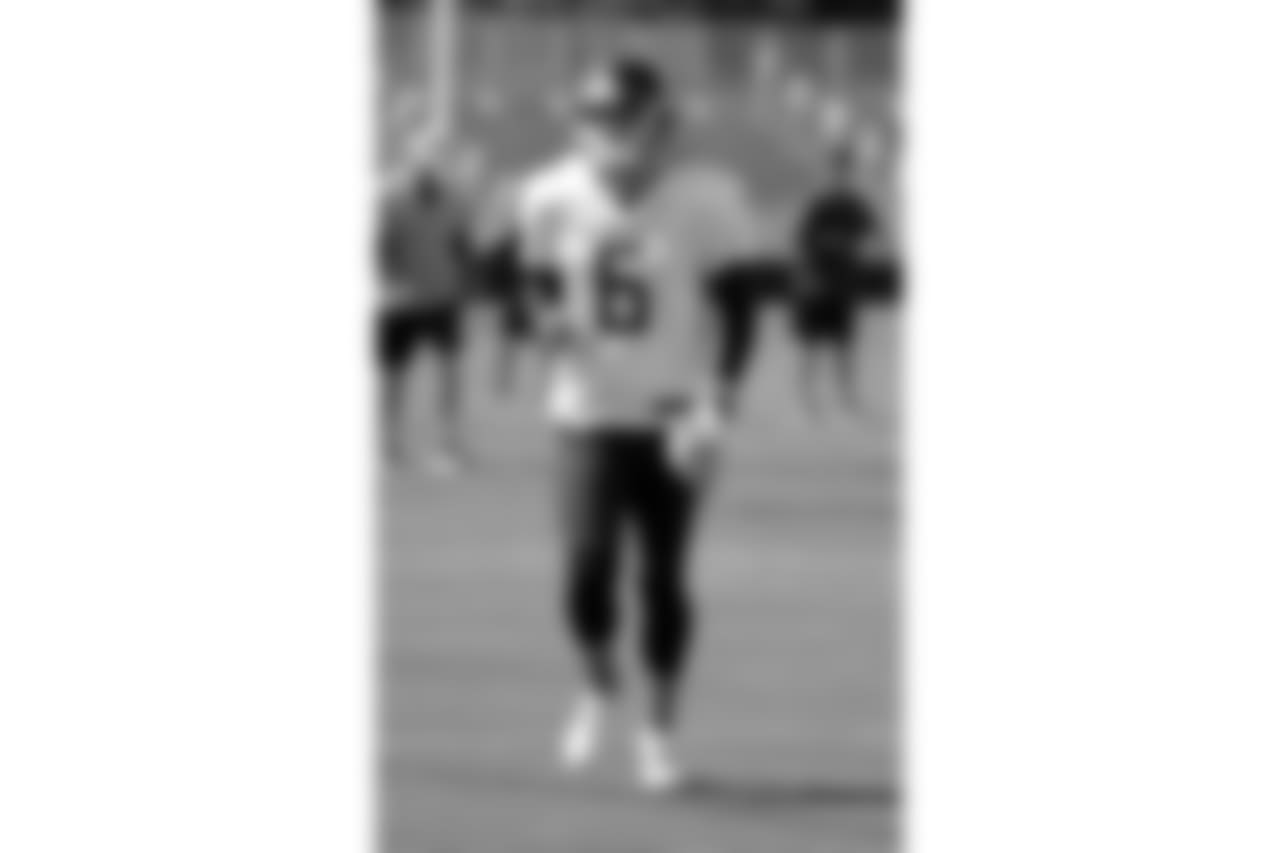 Tennessee Titans punter Brett Kern runs to a drill during NFL football training camp Sunday, July 29, 2018, in Nashville, Tenn. (AP Photo/Mark Humphrey)