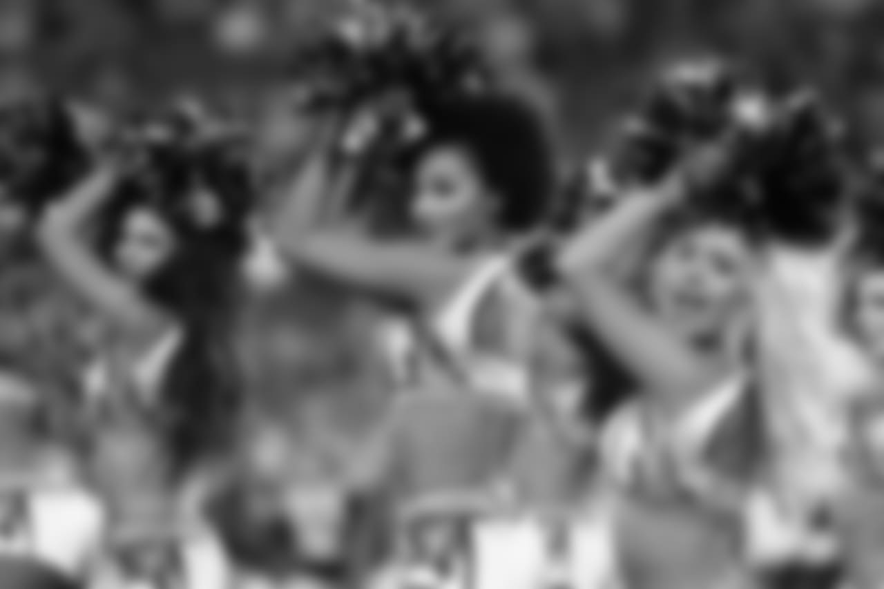 titans2018bucscheer244493