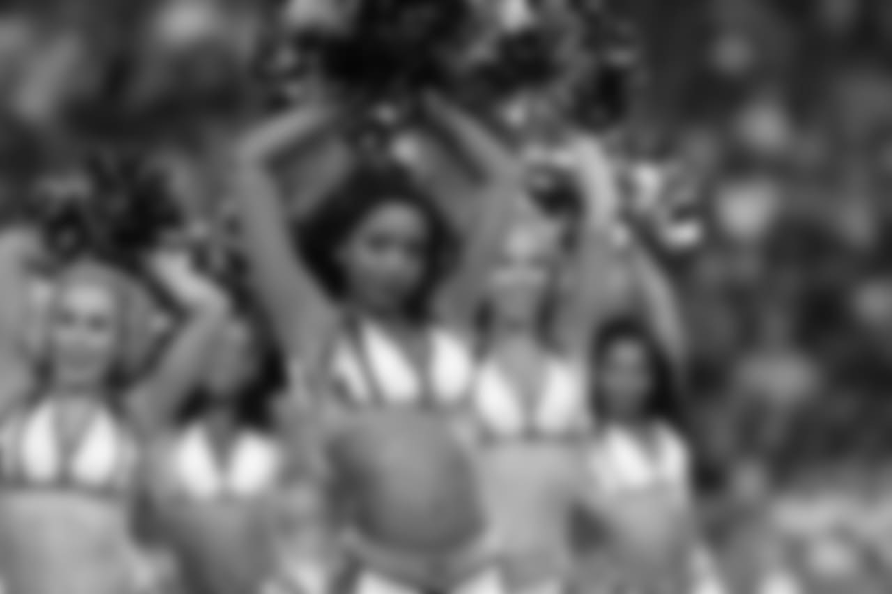 titans2018bucscheer244491