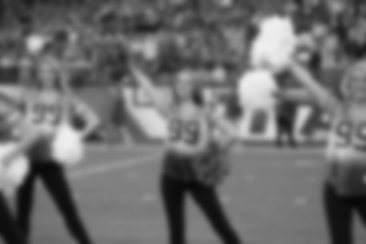 titans2018jets-cheer363413