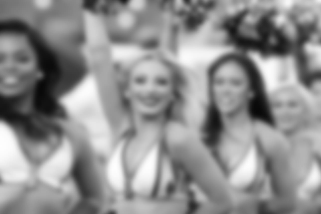 titans2018bucscheer244485
