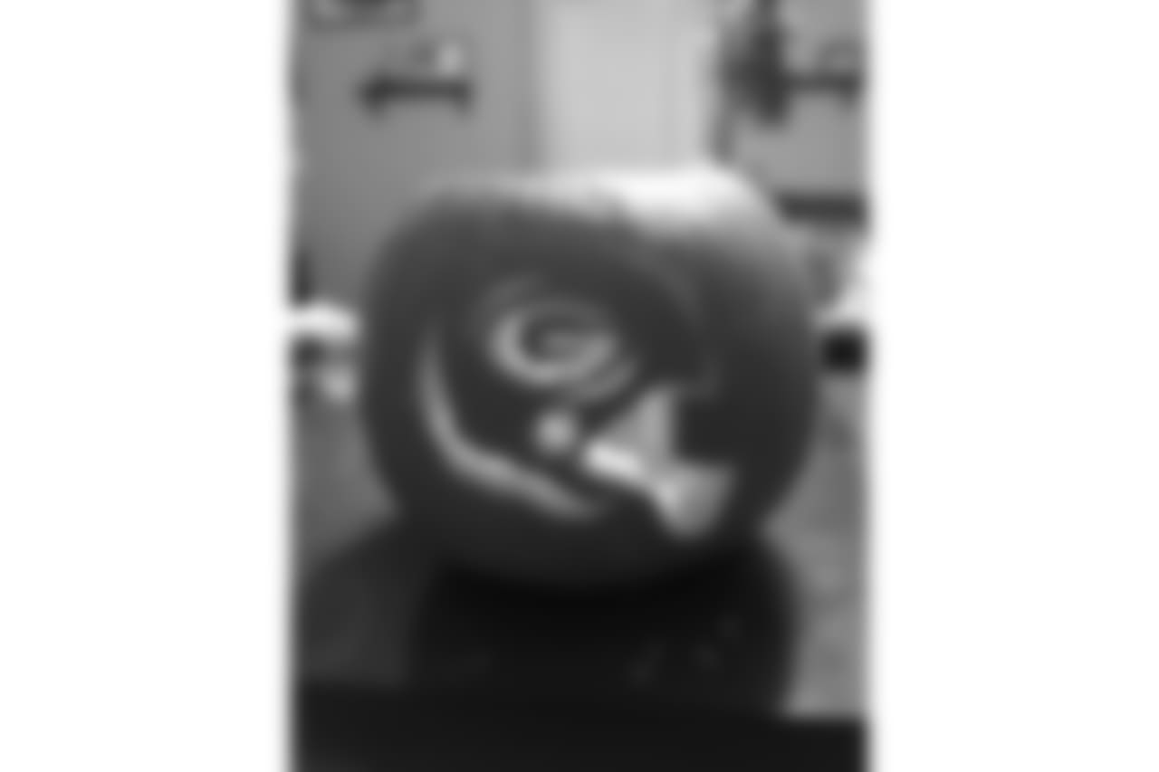 181101-pumpkin-carvings-10