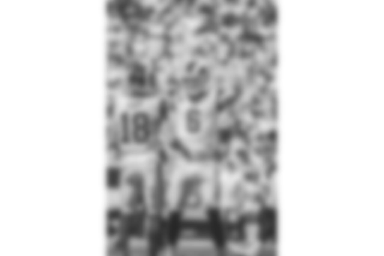 Punter (6) Johnny Hekker of the Los Angeles Rams kicks a field goal against the Arizona Cardinals during the Rams 34-0 victory over the Cardinals in an NFL Week 2 football game, Sunday, September 16, 2018, in Los Angeles, CA. (Jeff Lewis/Rams)