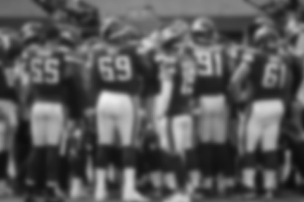 Minnesota Vikings players huddle on the field during the first half of an NFL football game against the San Francisco 49ers, Sunday, Sept. 9, 2018, in Minneapolis. (AP Photo/Jim Mone)