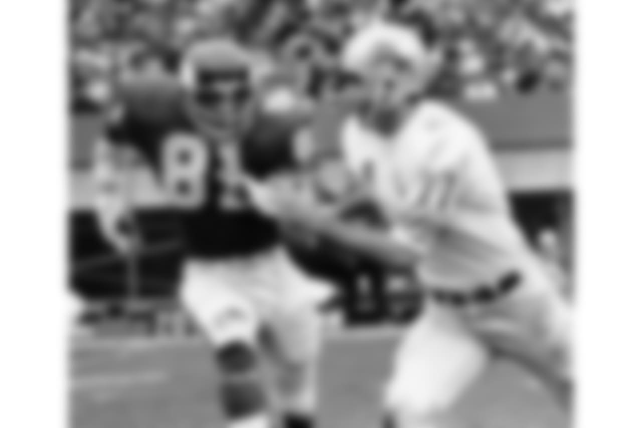 Pro Football Hall of Famer Eller was a 1st-round pick by the Vikings in 1964. Eller was a member of the historic Purple People Eaters before spending the final season in Seattle.