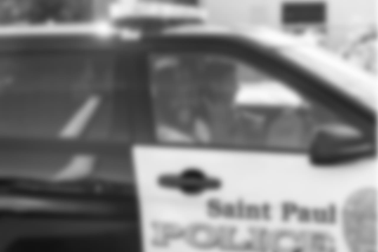 2018_0911_CR_PoliceStationVisit_0027