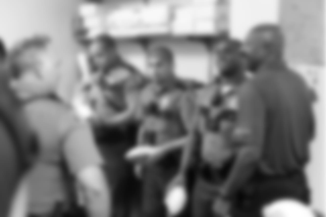 2018_0911_CR_PoliceStationVisit_0008
