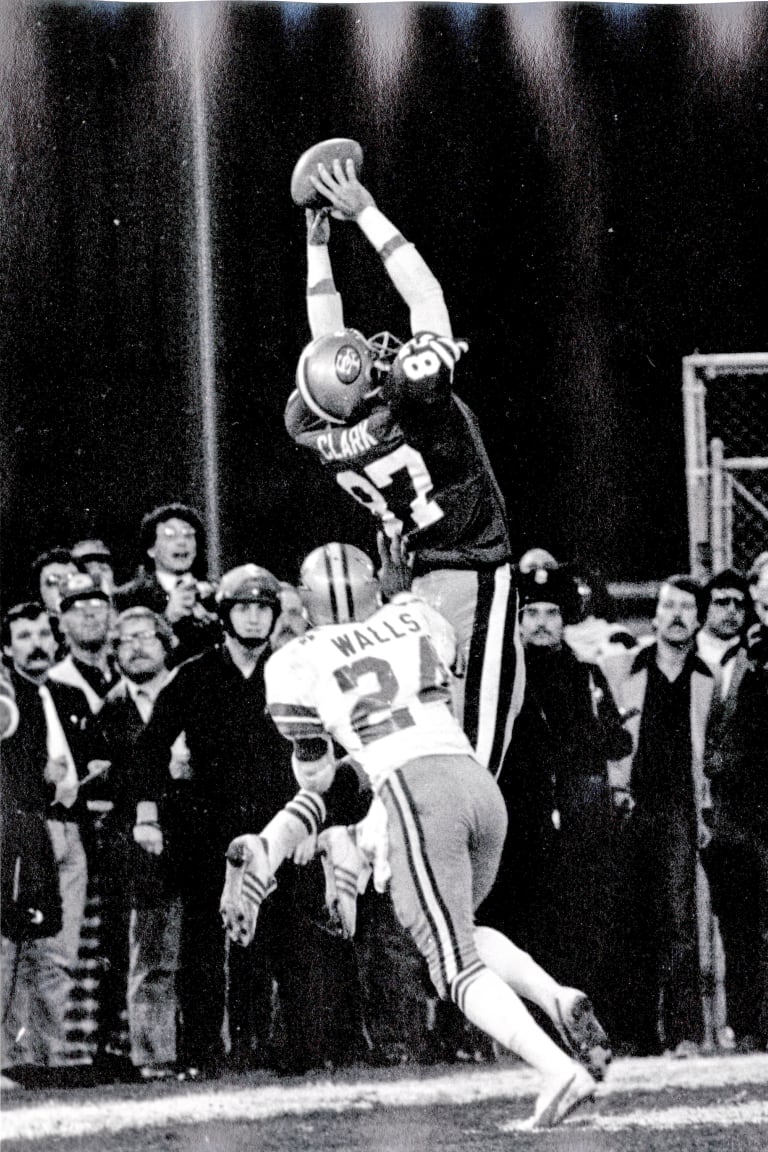 Dwight Clark 1981 NFC Championship Catch San Francisco 49ers 8x10 Framed  Photo with Engraved Play - Dynasty Sports & Framing