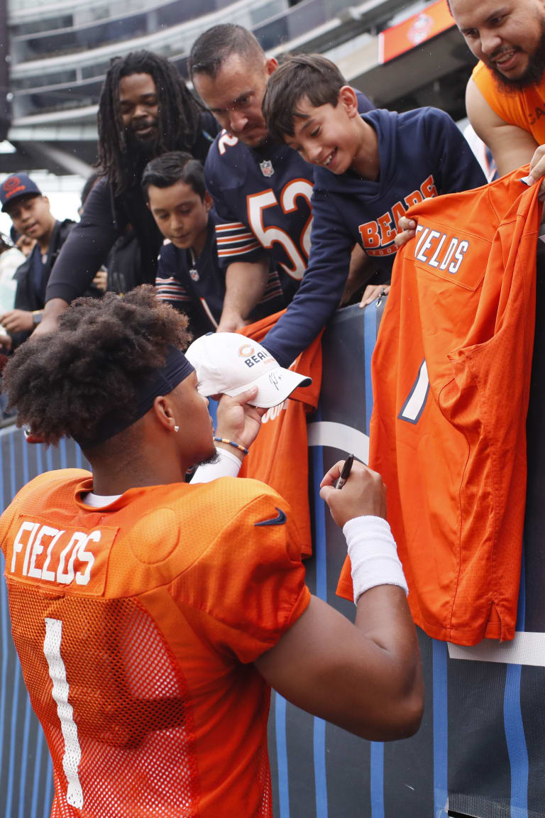 Bears draw more than 15,000 fans for Family Fest - Chicago Sun-Times