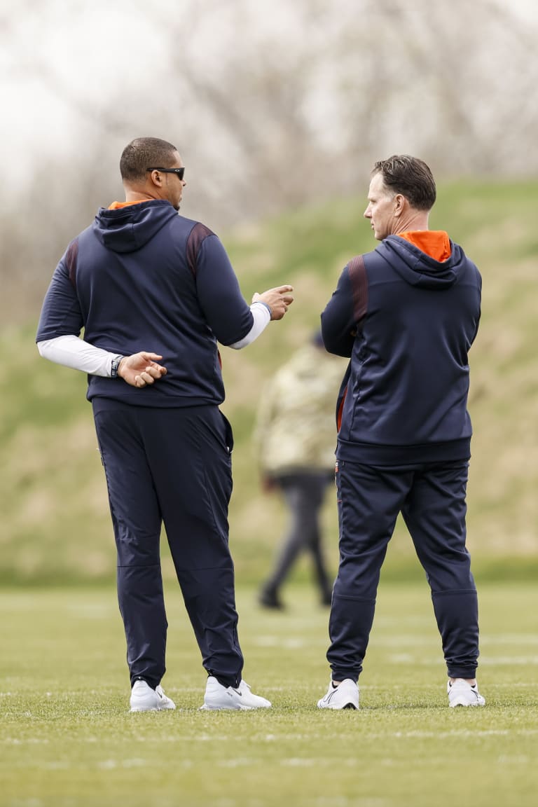 Bears' Matt Eberflus, Ryan Poles facing the clock - Chicago Sun-Times