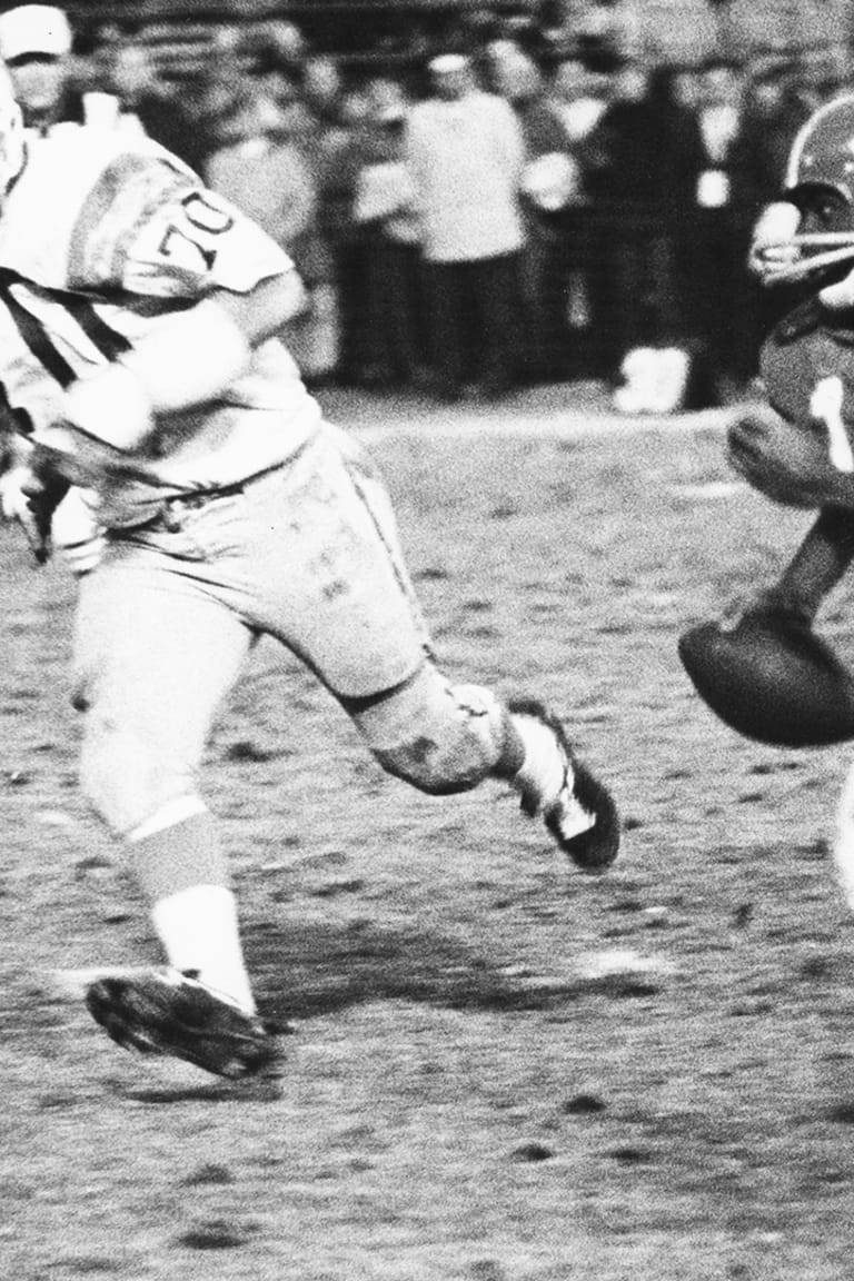 How Marlin Briscoe became the first Black starting quarterback in modern  pro football