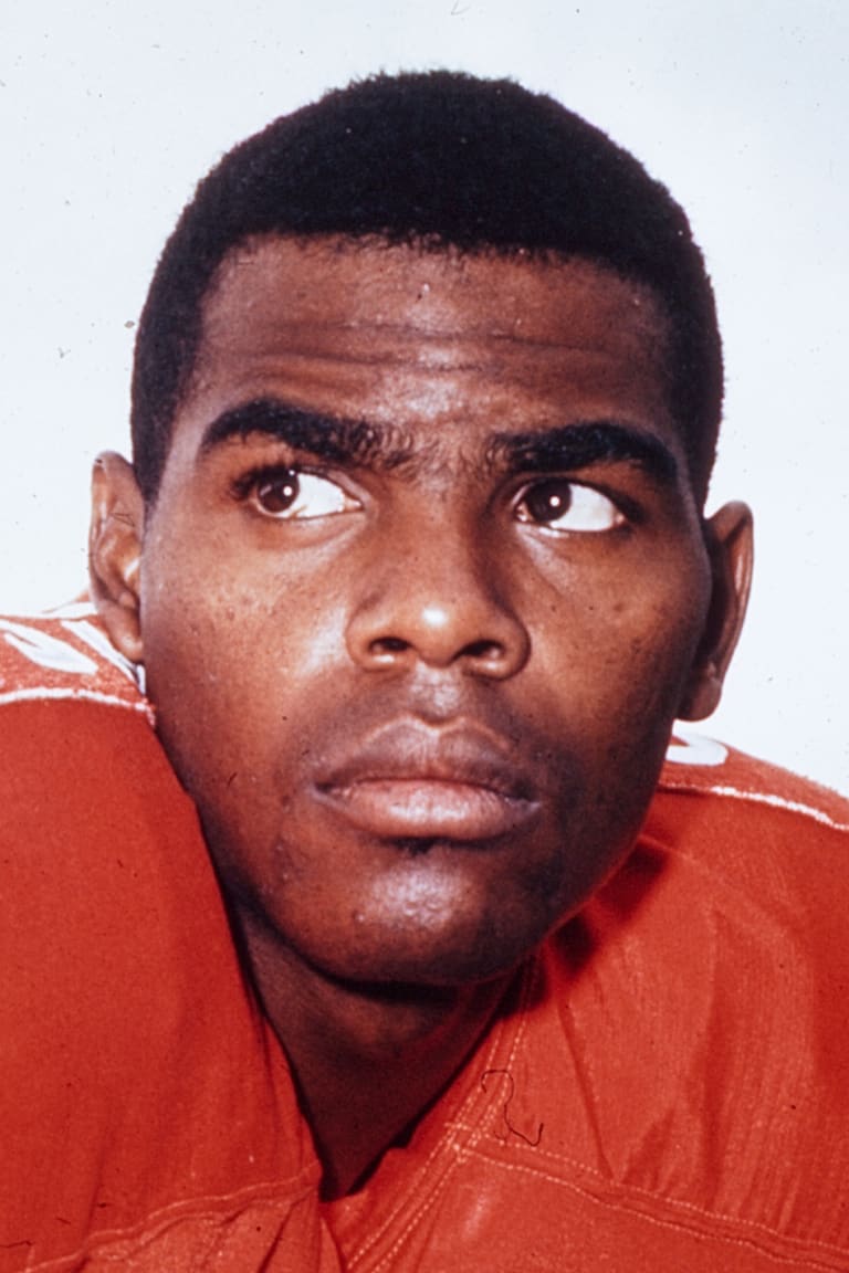 From the Pro Football Hall of Fame Archive: Marlin 'Magician' Briscoe  blazed trail for future quarterbacks