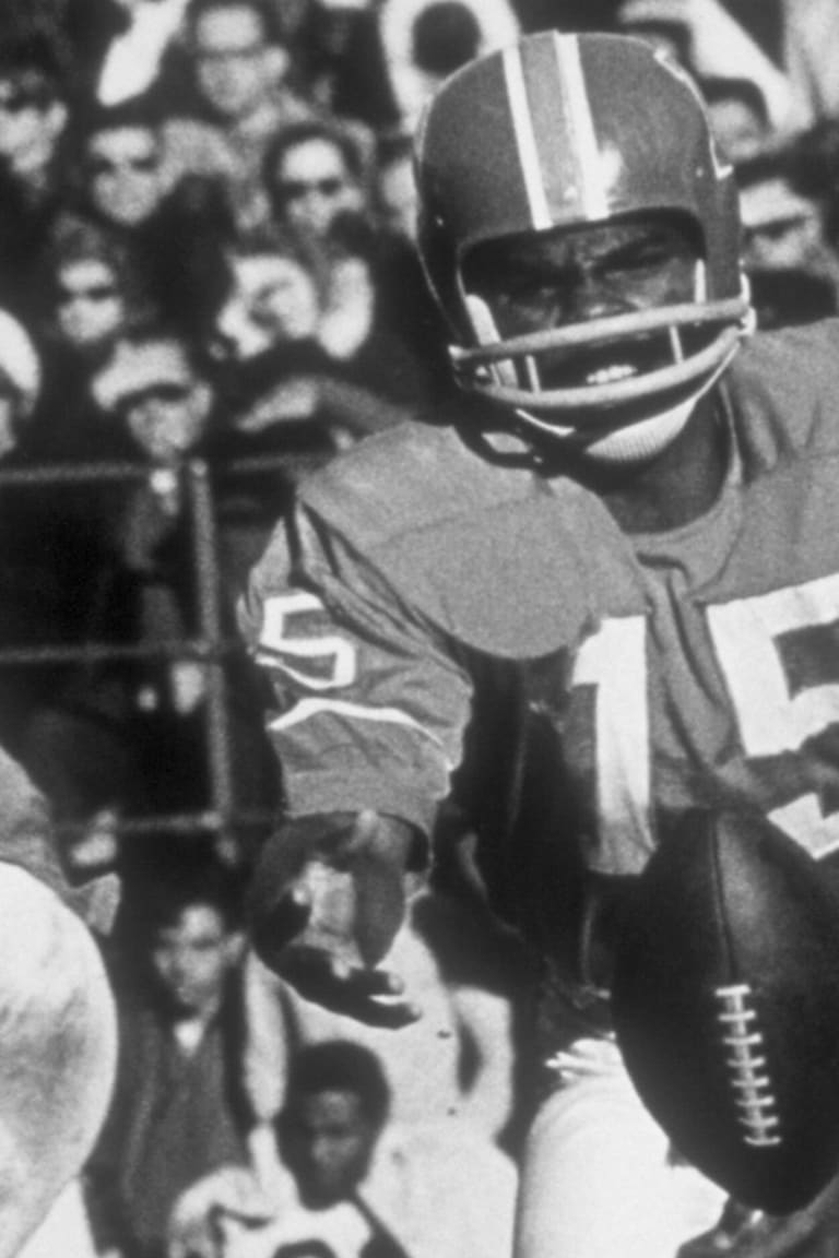 Marlin Briscoe gave the NFL a glimpse of its future at quarterback