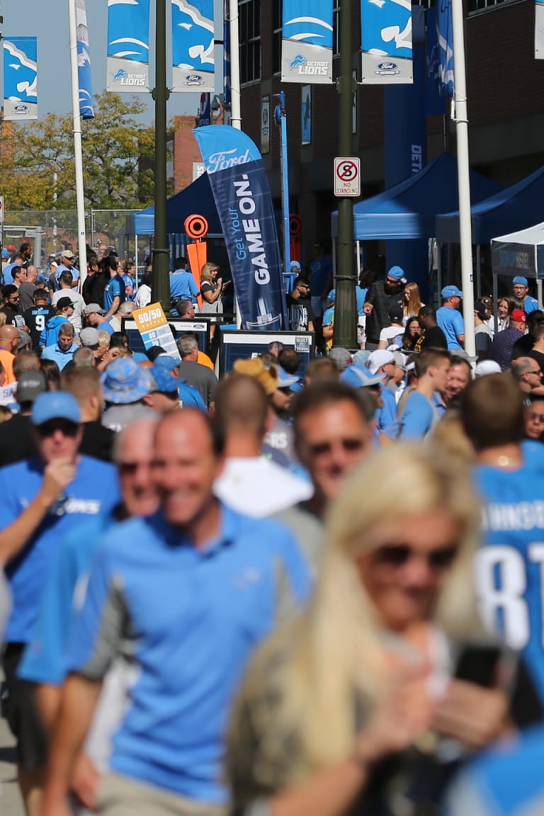 Detroit Lions - #Lions fans attending today's game will receive our Gameday  Giveaway item: a TJ Hockenson roster card poster! For more info, check out  our Gameday Guide: detroitlions.com/gameday