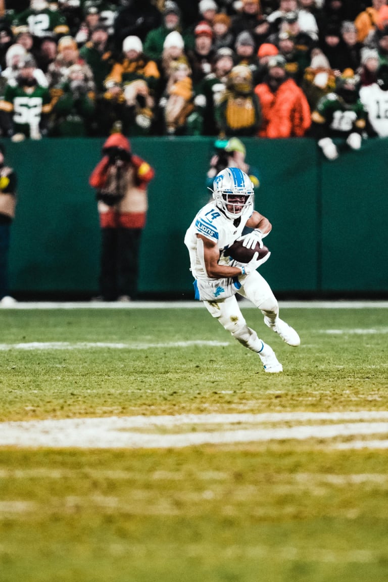 WATCH: Quandre Diggs picks off Matthew Stafford red zone pass in TNF