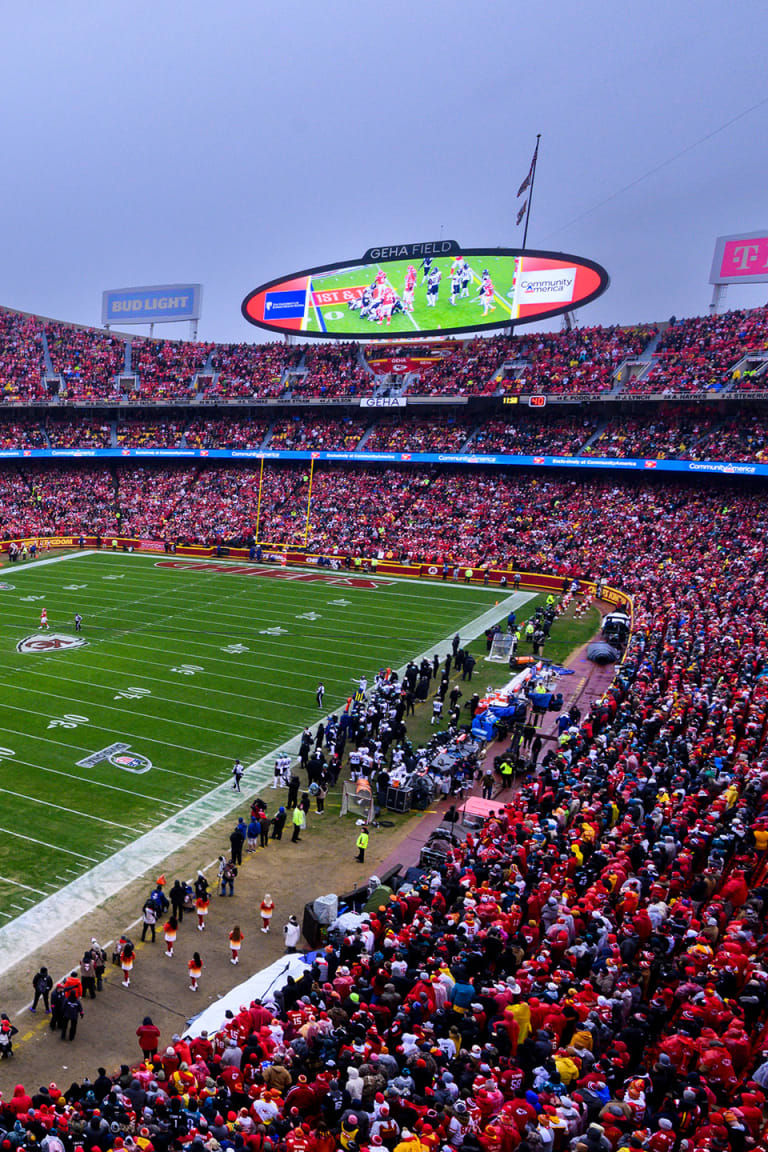 GEHA 5K at Arrowhead allows fans to run onto the field