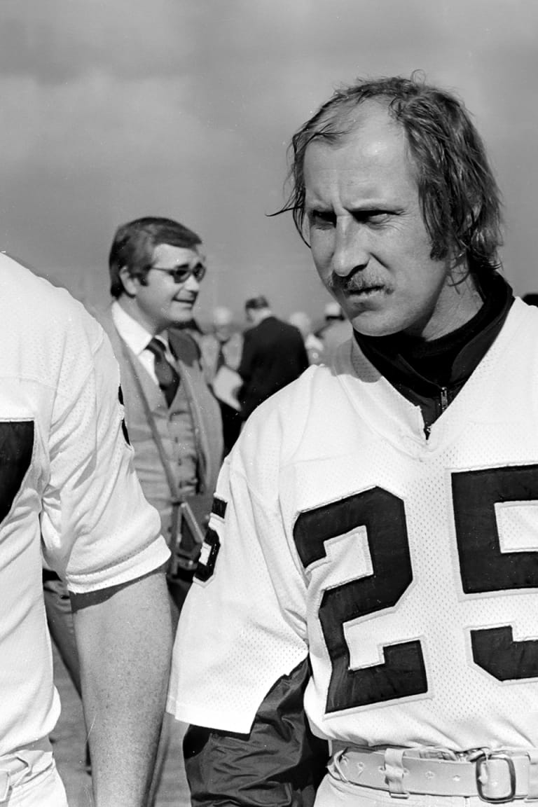 Oakland Raiders Fred Biletnikoff was a hands-on mentor for Cliff Branch -  Sports Illustrated Las Vegas Raiders News, Analysis and More