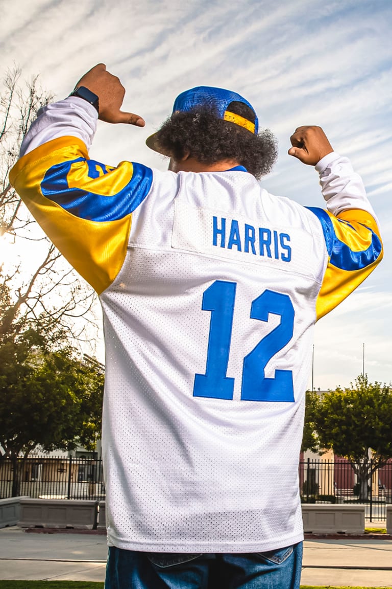 Michael Stringer: Superfan kicks it old school when keeping up with his Rams