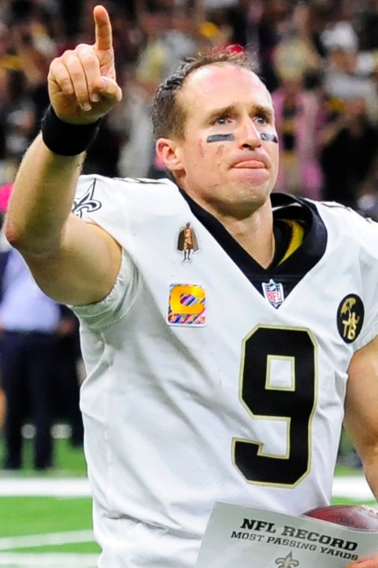 Drew Brees - *Led the NFL with 43 touchdown passes, tying Favre and Pro  Football Hall of Famers LEN DA…