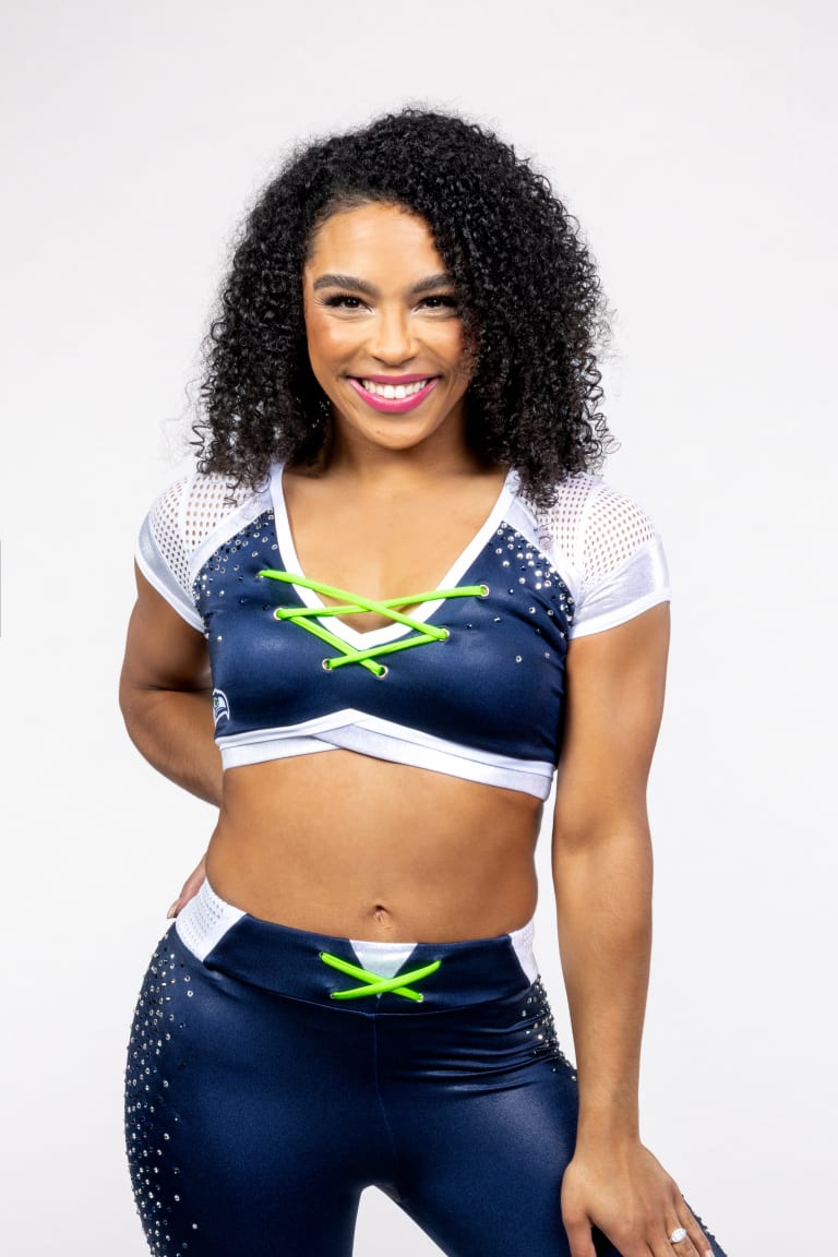 The Seattle Seahawks Cheerleaders Announce Auditions For 2020 Squad -  Narcity