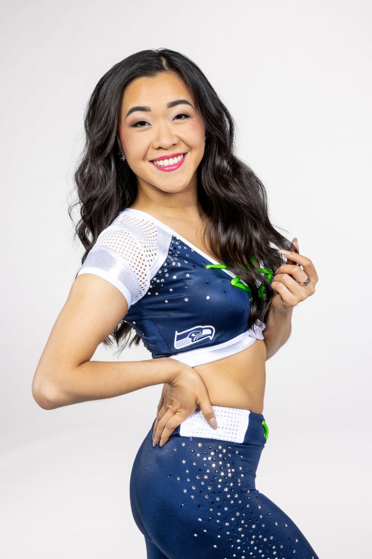 File:US Navy 120213-N-DX615-530 Seattle Seahawks cheerleaders, the