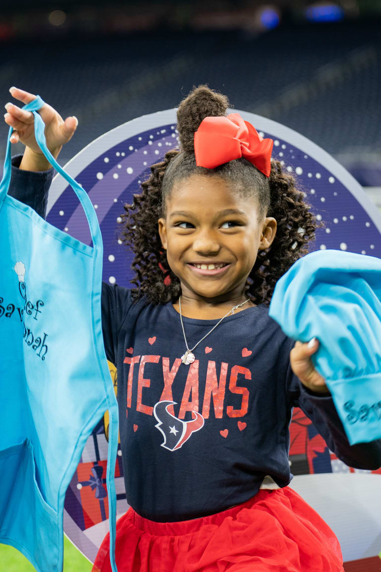 The Texans spread holiday cheer in H-Town