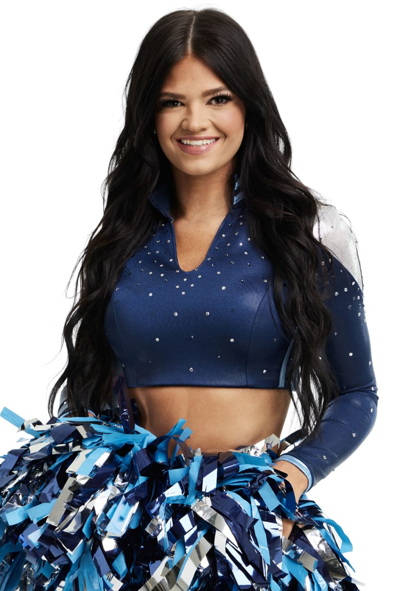 Detroit Lions cheerleaders unveil new costumes at season opener