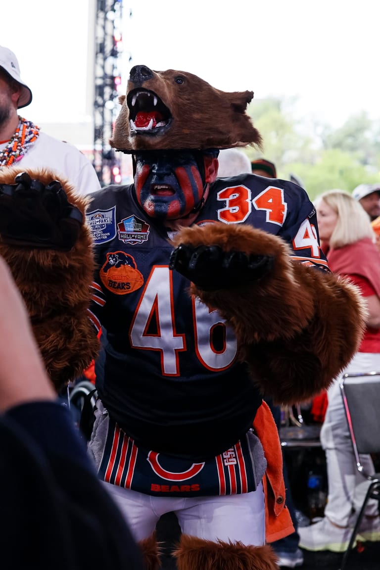 142 photos et images de Chargers Mascot - Getty Images