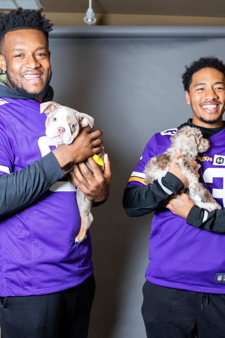 Vikings Team with Animal Shelter & Pet Food Shelf to Make Paws-itive Impact