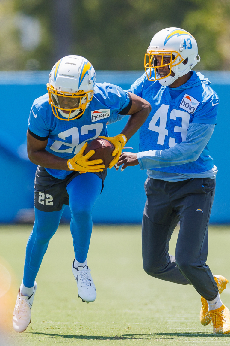 JT Woods looking good at Los Angeles Chargers Camp! - BOLT BROS #chargers 