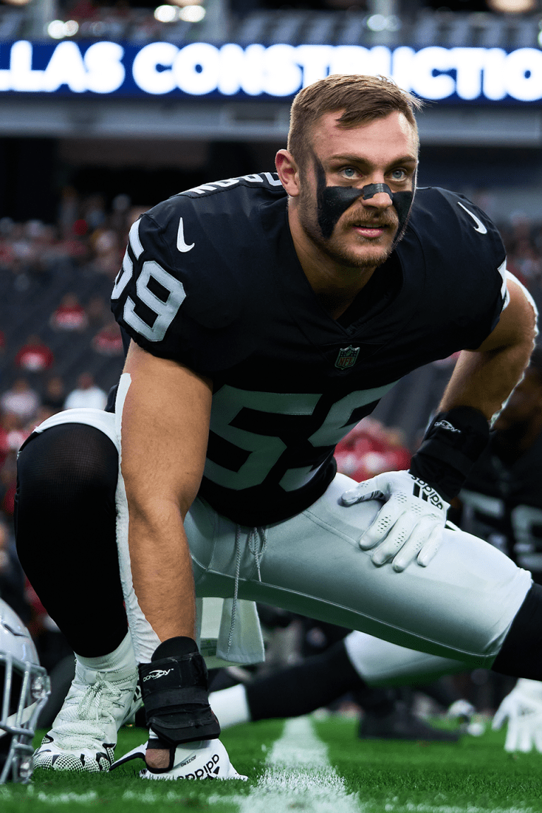 Las Vegas Raiders tight end Jacob Hollister (88) warms up before an NFL  football game against the Los Angeles Chargers, Sunday, Dec. 4, 2022, in  Las Vegas. (AP Photo/Rick Scuteri Stock Photo - Alamy