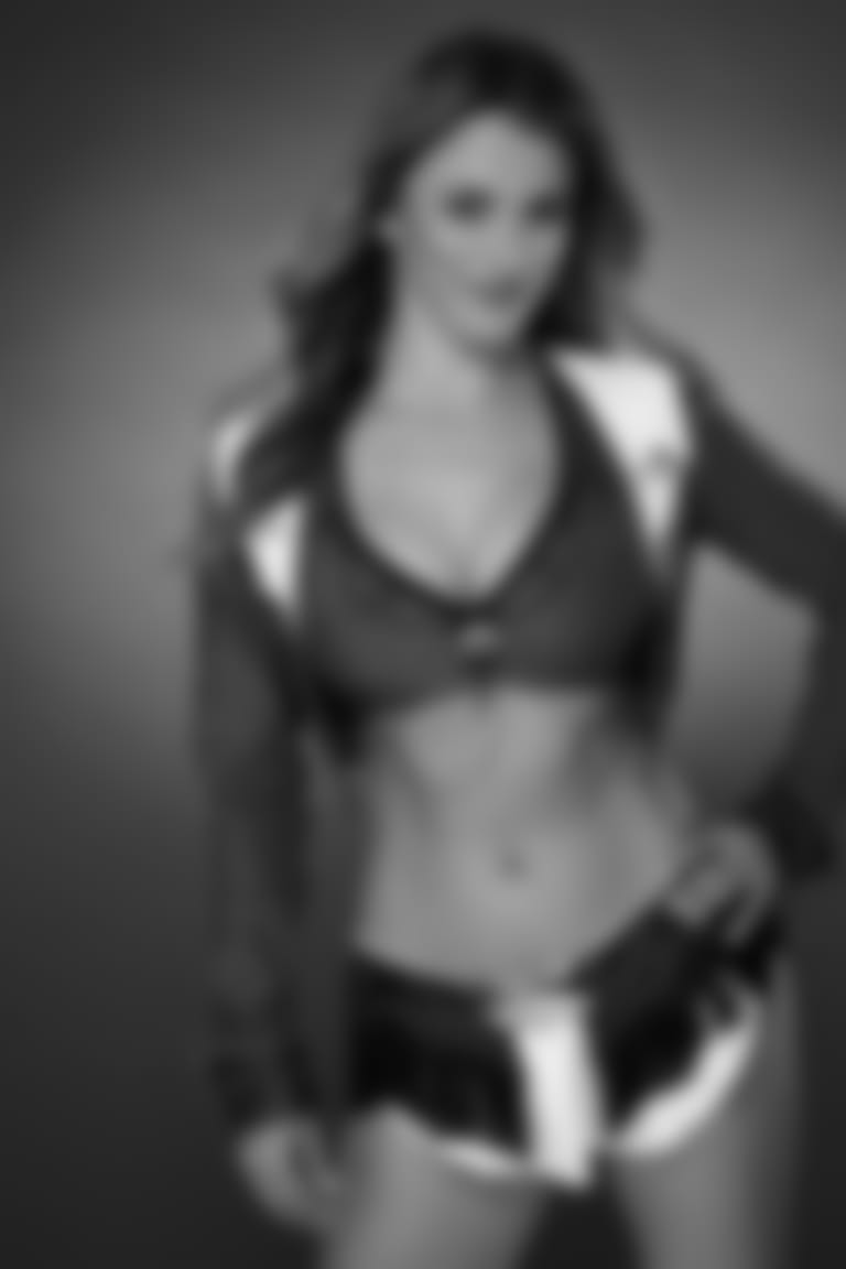 cheerleaders_roster_1080x1350_brittany