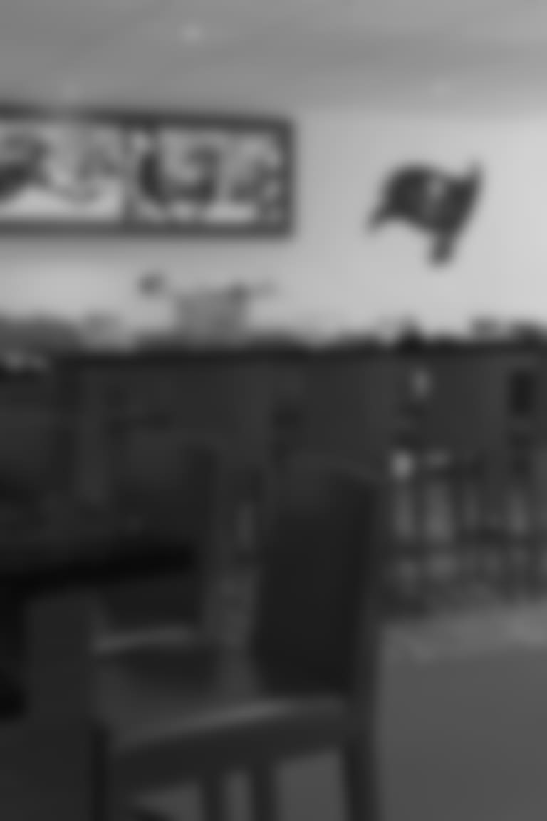 FULL-SEASON LUXURY SUITES